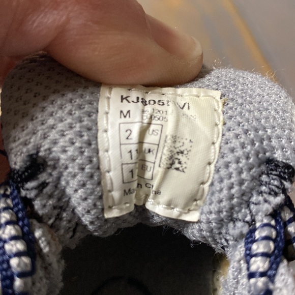 Infant new balance shoe. Size 2 (599/4) - Picture 4 of 4